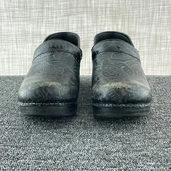 Dansko Size 38 Shoes *FLAWS*  2059 - Picture 4 of 11